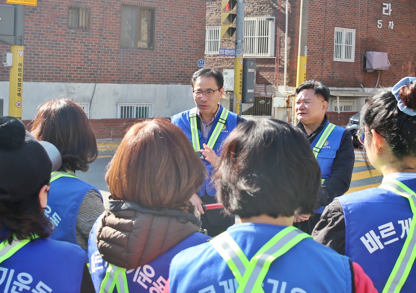 장안구 바르게살기운동위원회 기초질서 캠페인2번 사진